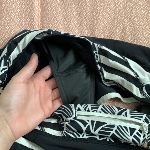 Lulu lemon shorts - Picture 6 of 6